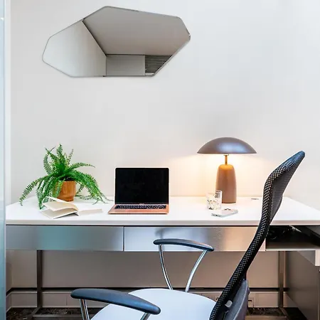 Days - One Bedroom With Ac And Desk In Old Town