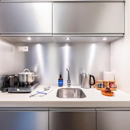 Days - One Bedroom With Ac And Desk In Old Town *